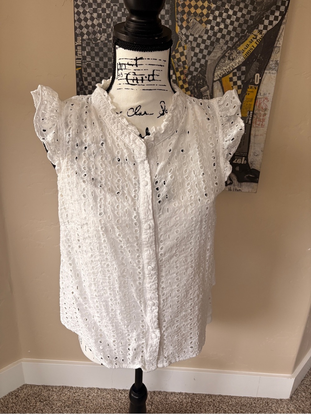 Evereve White Eyelet Flutter Sleeve Button-Front Top